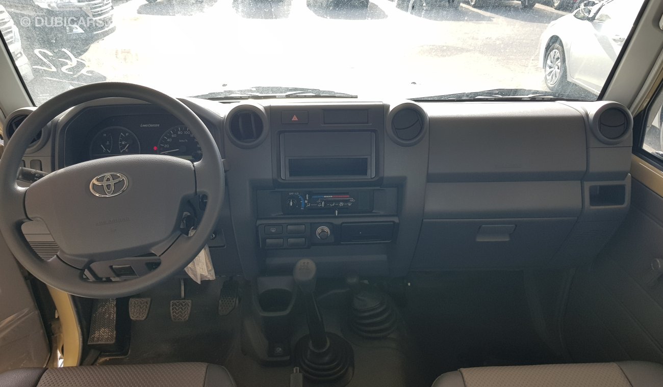 Toyota Land Cruiser 4.2 L Hardtop 9 seater -  2018