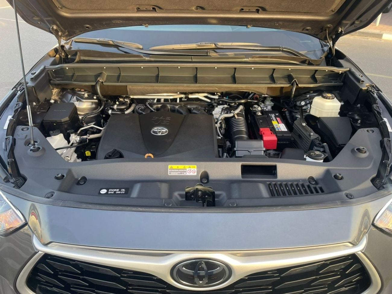 Toyota Highlander 2021 Toyota Highlander XLE Premuim Full Option - 3.5L V6 - AWD 4x4 - Push Start & Sunroof With Wirel