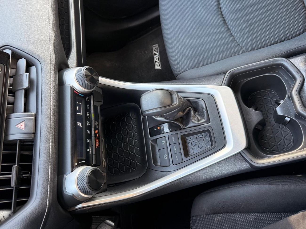 تويوتا راف ٤ TOYOTA RAV4 2.5L