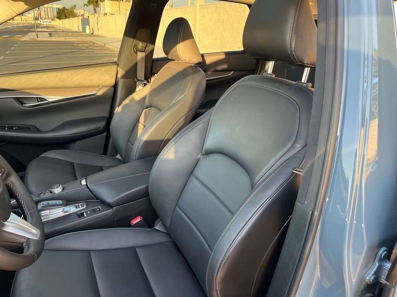 إنفينيتي QX50 2.0T Luxe (FWD)