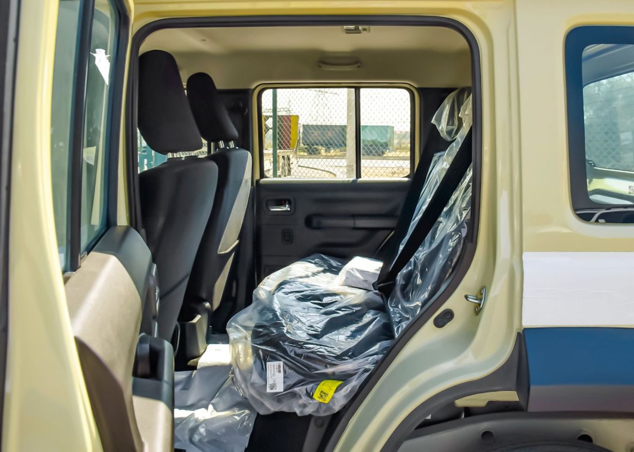 سوزوكي جيمني GLX · 1.5L · 4 Cyl · Automatic · Petrol · SUV/Crossover · Four Wheel Drive · 4 seats · 5 door Petrol 5-Door Automatic 4WD (GCC Specs) – 2026 | For Export Only