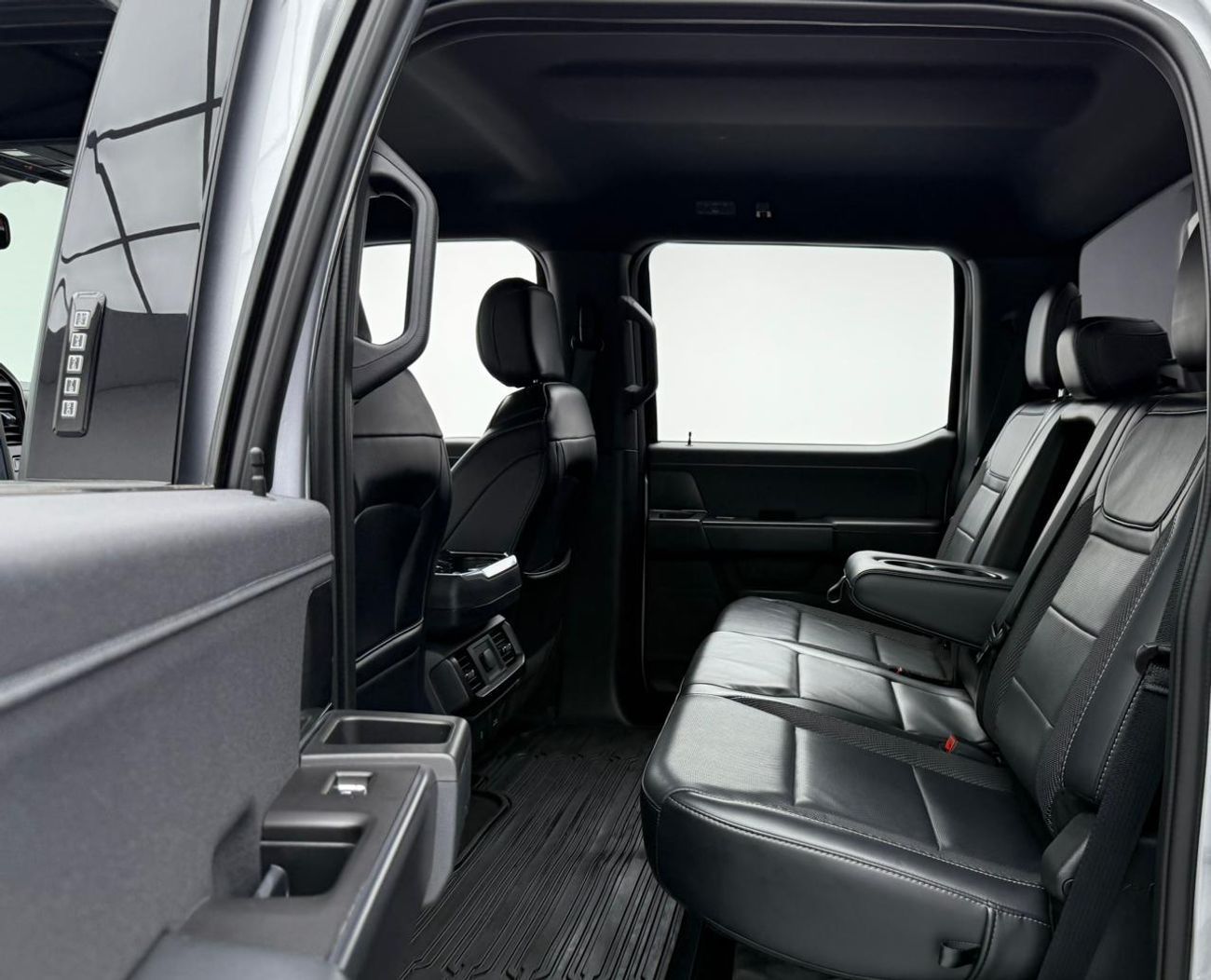 فورد إف-150 رابتور 2022 Ford F150 Raptor, 2027 Ford Warranty + Service Pack, Full Ford Service History, GCC