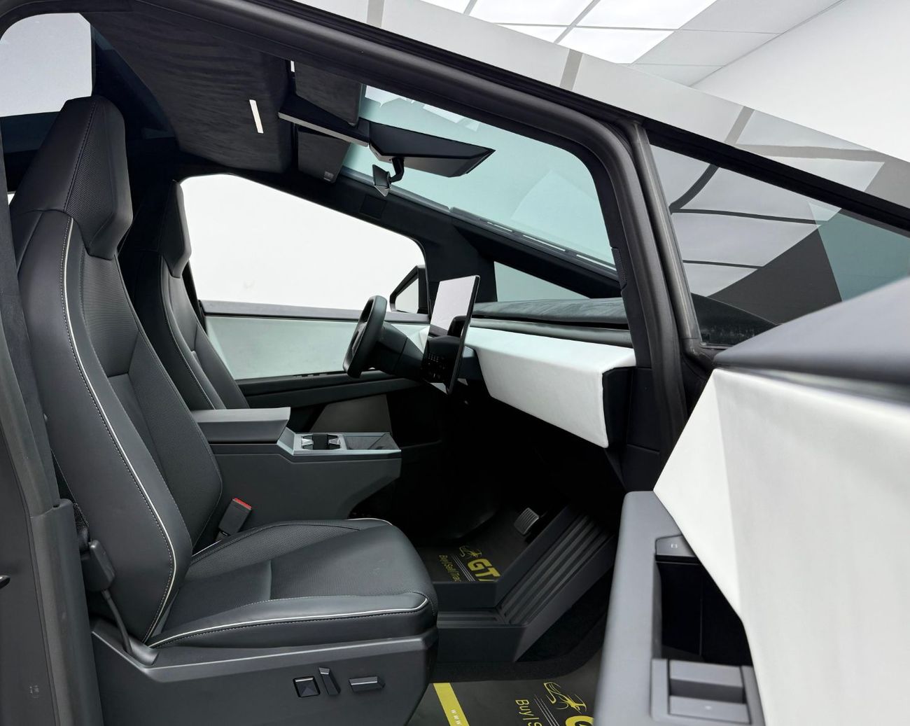 Tesla Cybertruck 2024 Tesla Cybertruck Invincible, Very Low Km, Fully Loaded, Excellent Condition, American Specs