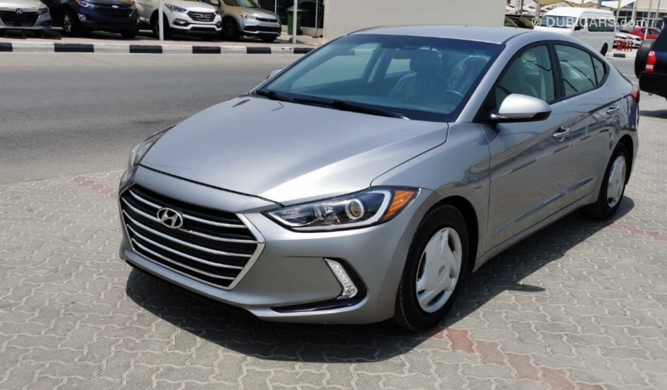 Hyundai Elantra SE - Very Clean Car