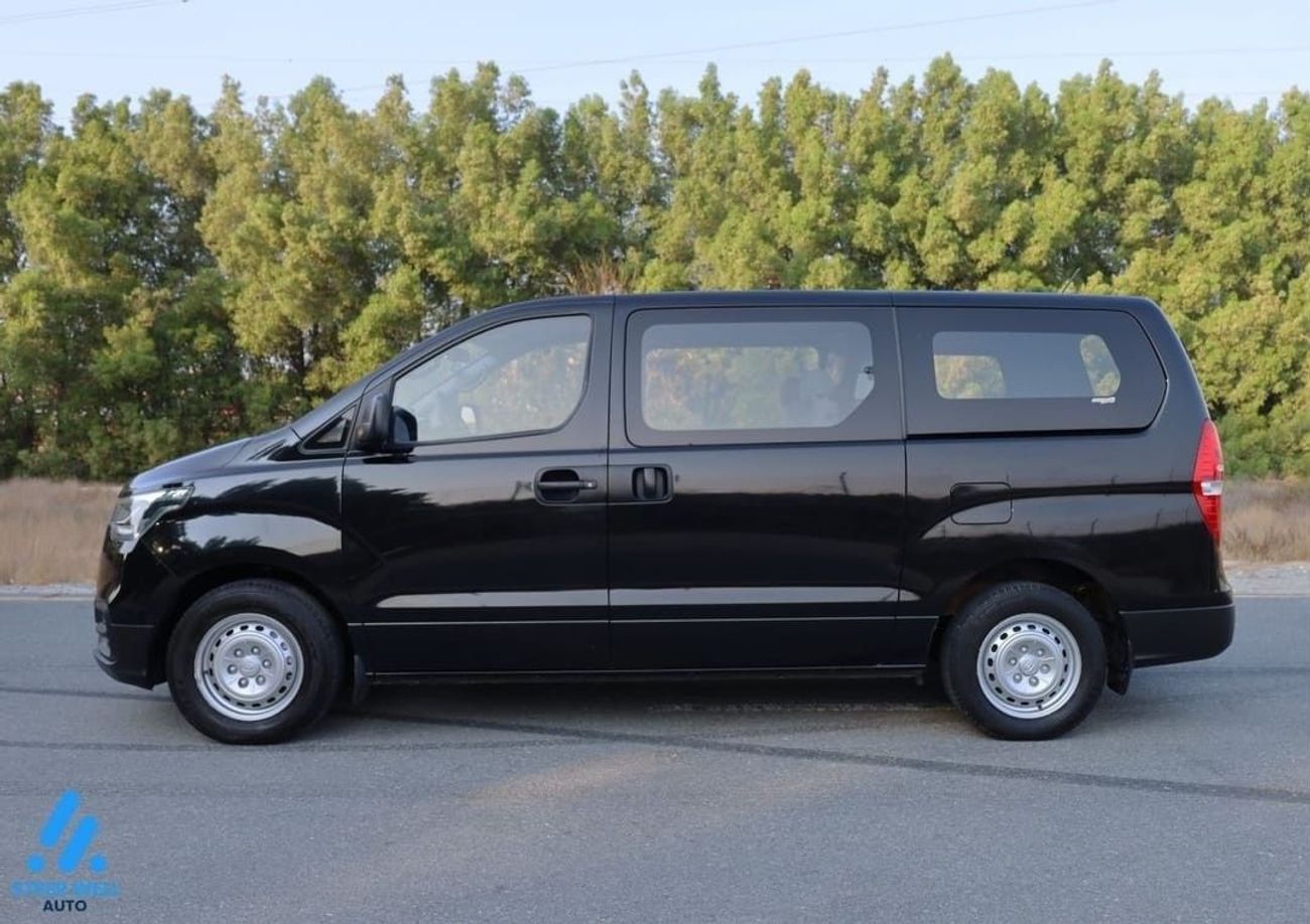 هيونداي H-1 GL Crew Van / Good Condition / Attractive Deals / 2.5L RWD / GCC / Book Now