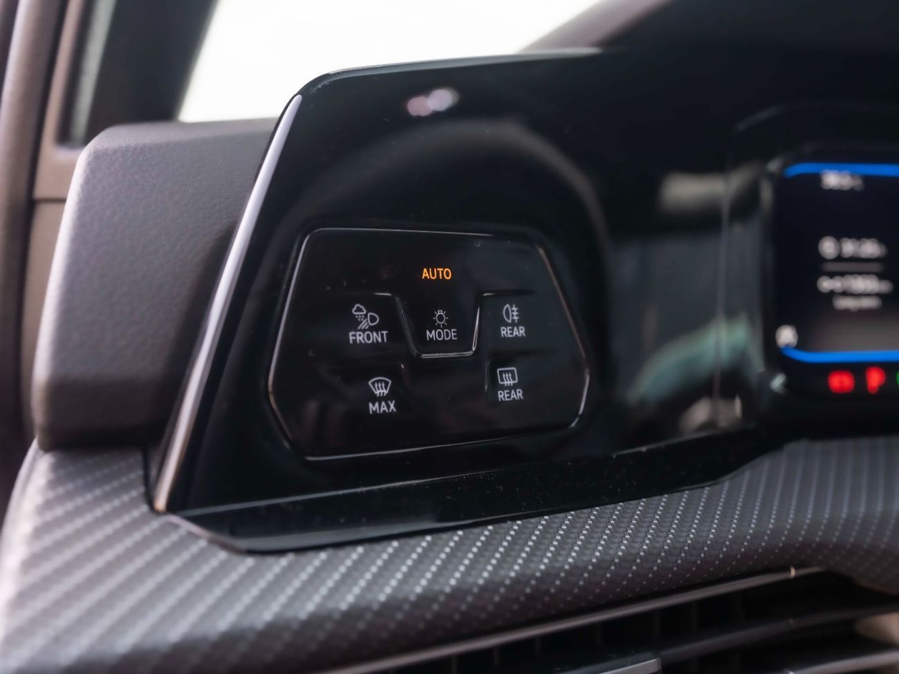 Volkswagen Golf R Base 2.0T