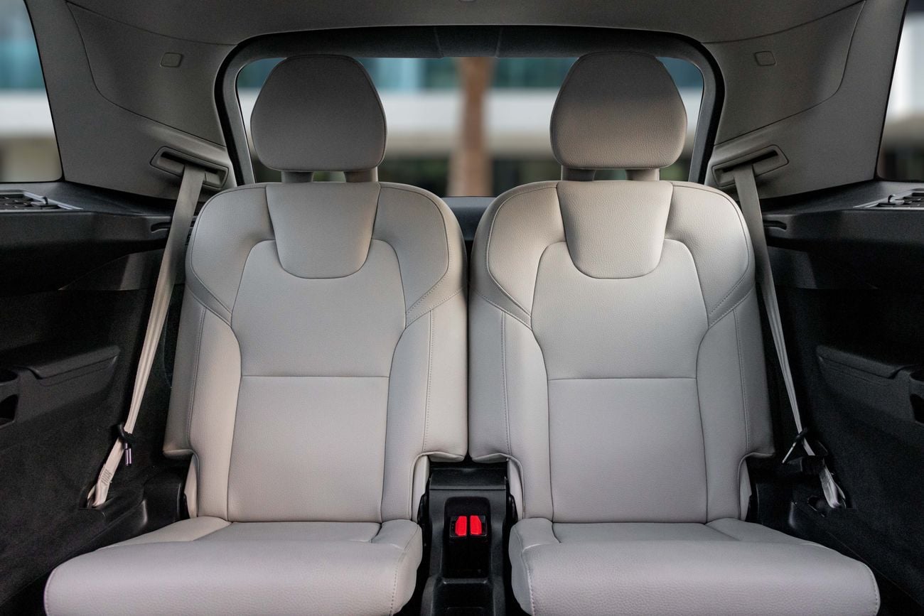 Volvo XC90 MOMENTUM | 2,546 P.M | 0% Downpayment | Pristine Condition!