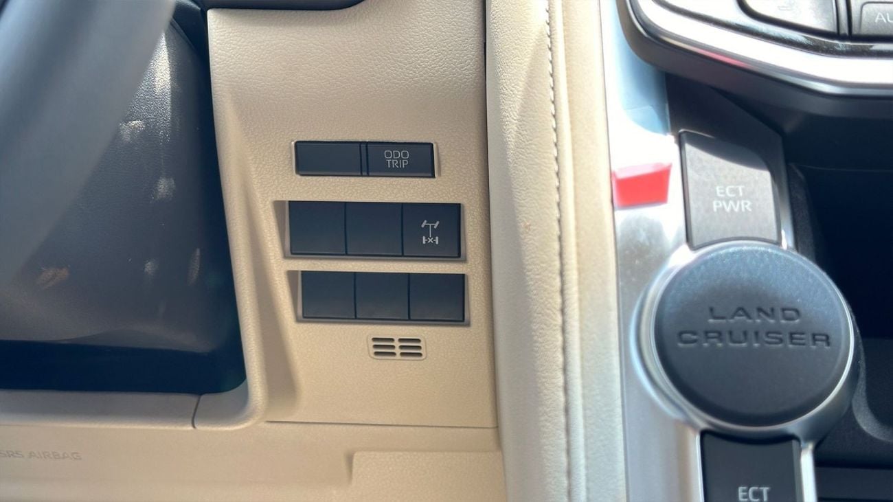 Toyota Land Cruiser GXR 4.0L Toyota LC300 4.0L S W GX-R AT