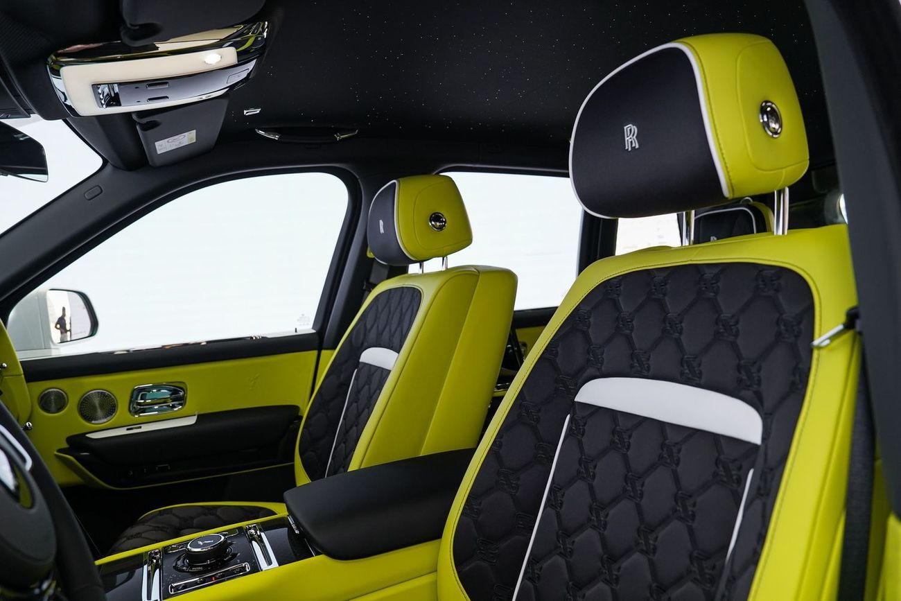 Rolls-Royce Cullinan BLACK BADGE DUALITY SEATS