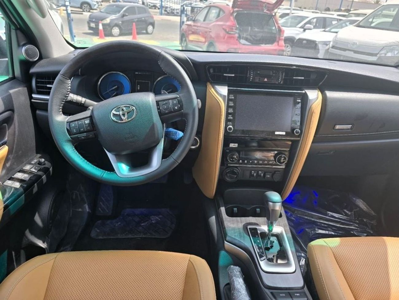 تويوتا فورتونر 4.0L PETROL V6 FULL OPTION 2024 GCC