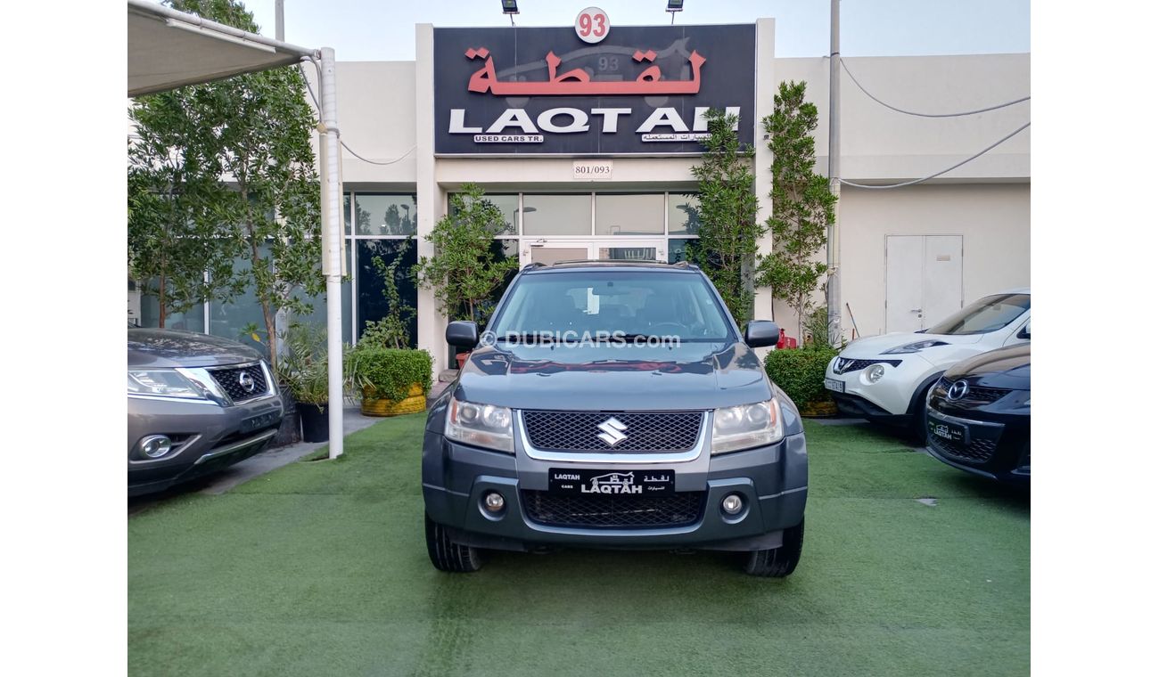 Suzuki Vitara Model 2008 coupe, gray color, imported from Canada, number one, leather hatch, cruise control, in ex