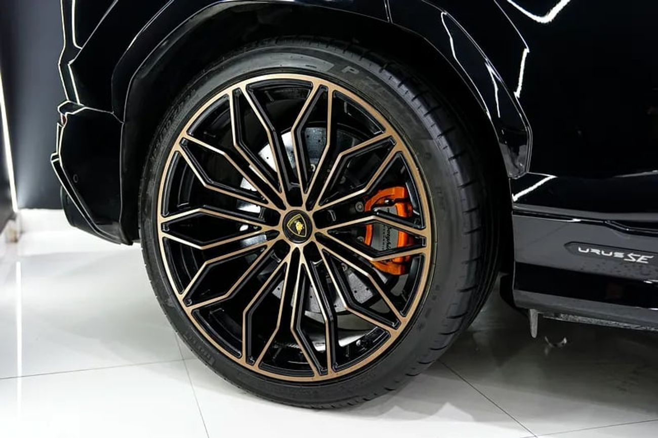 لامبورغيني اوروس SE Hybrid, New Facelift, Carbon Trim, Bang N Olufsen Audio