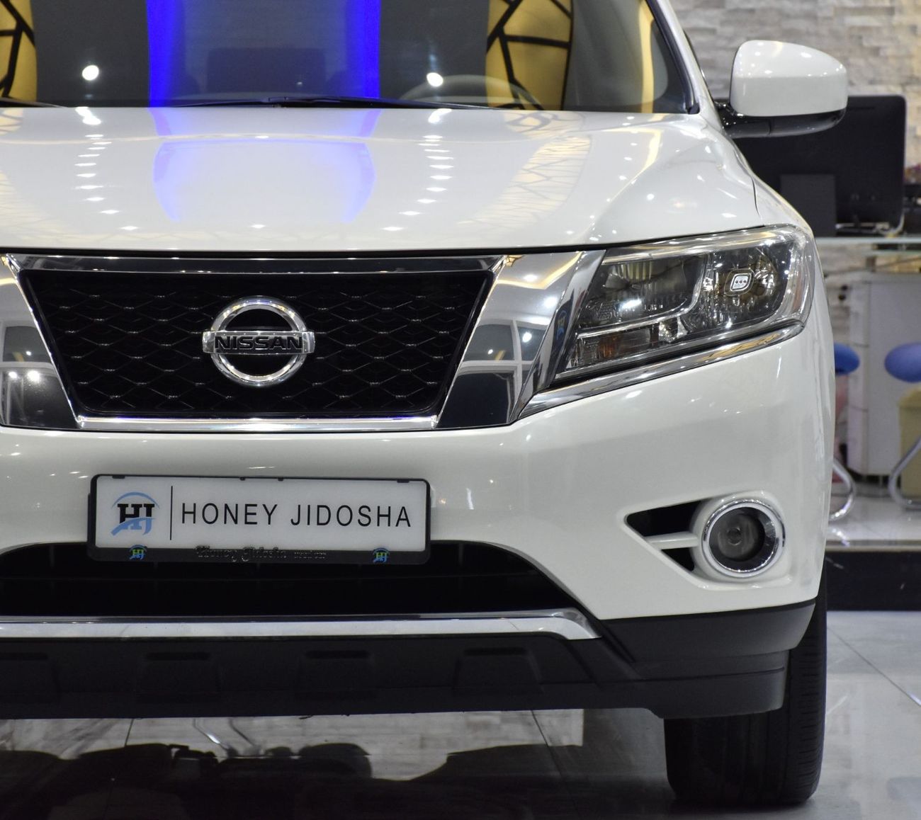 نيسان باثفايندر EXCELLENT DEAL for our Nissan Pathfinder SV 4WD ( 2014 Model ) in White Color GCC Specs