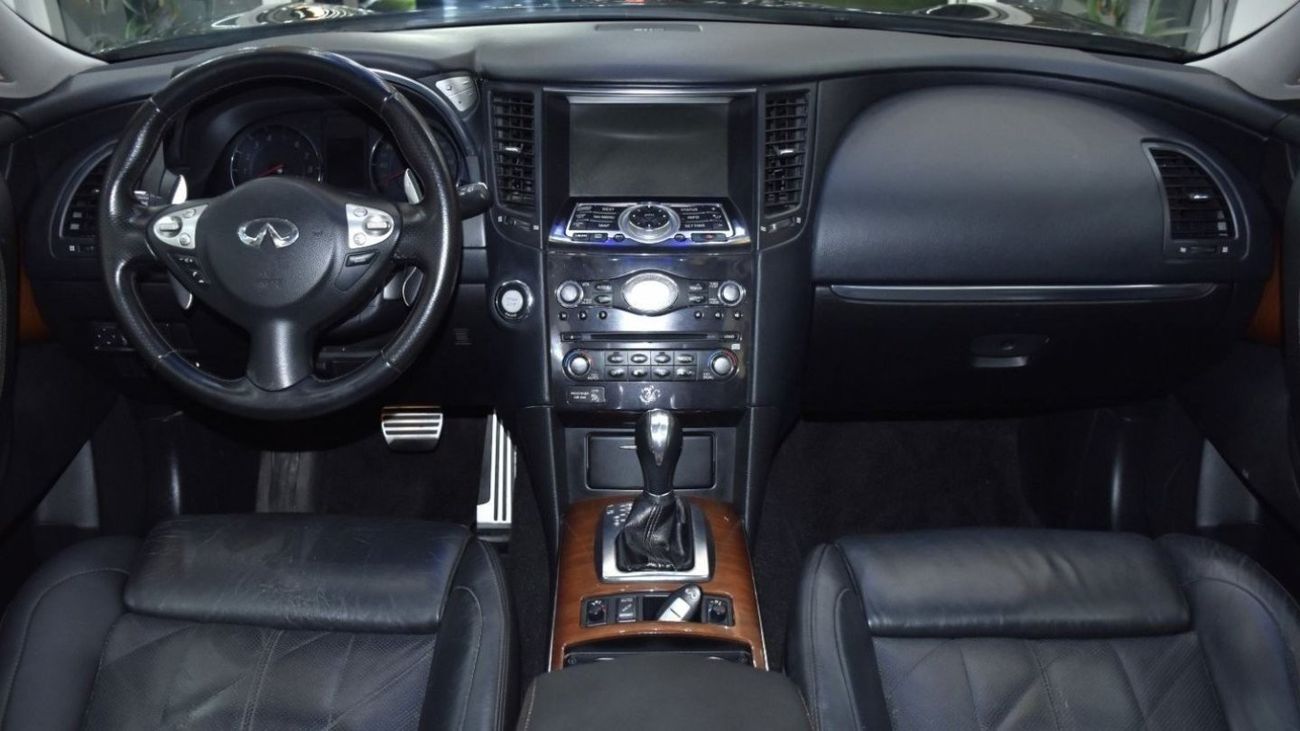 Infiniti FX50 EXCELLENT DEAL for our Infiniti FX50 S ( 2009 Model ) in Black Color GCC Specs
