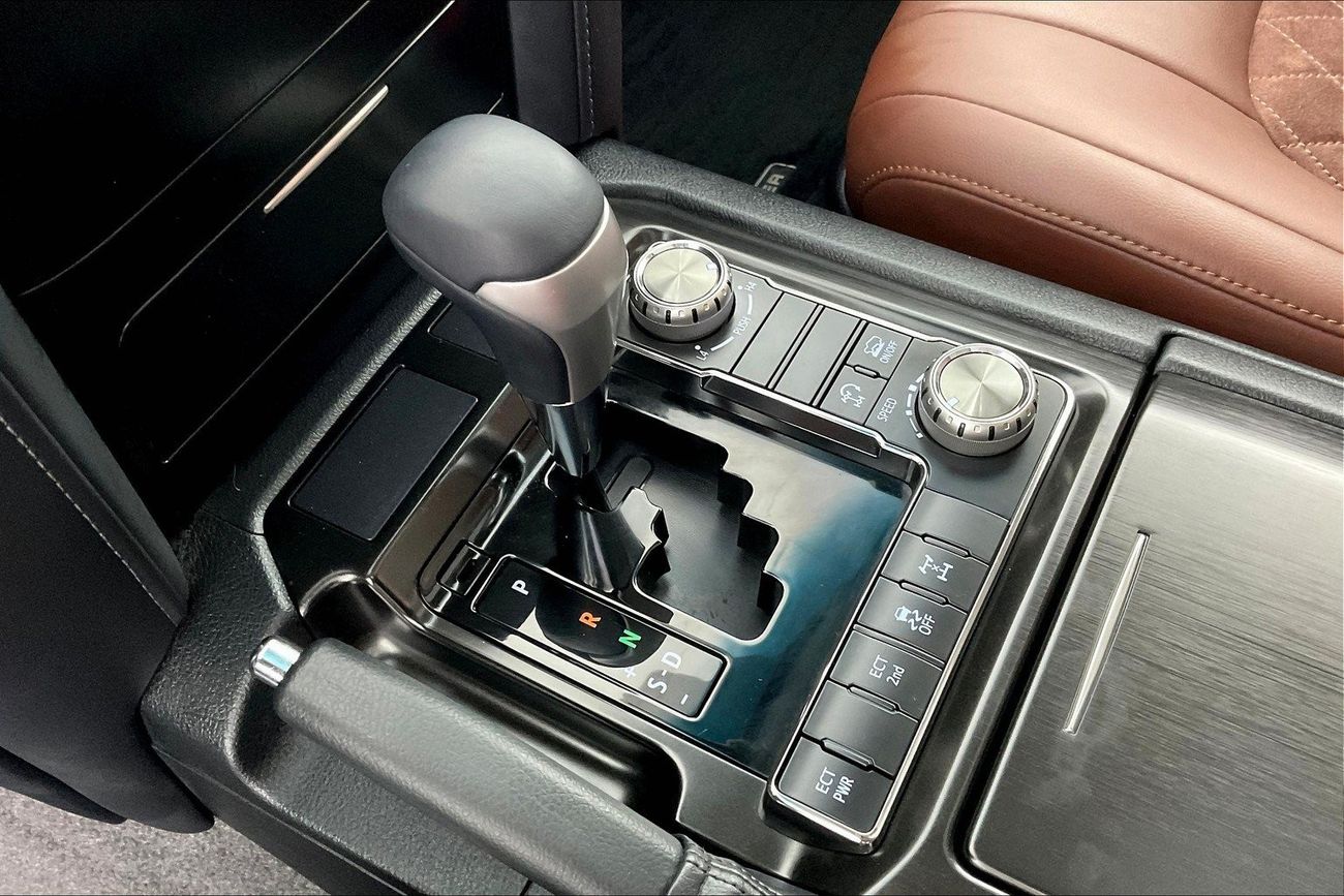 Toyota Land Cruiser GXR GT