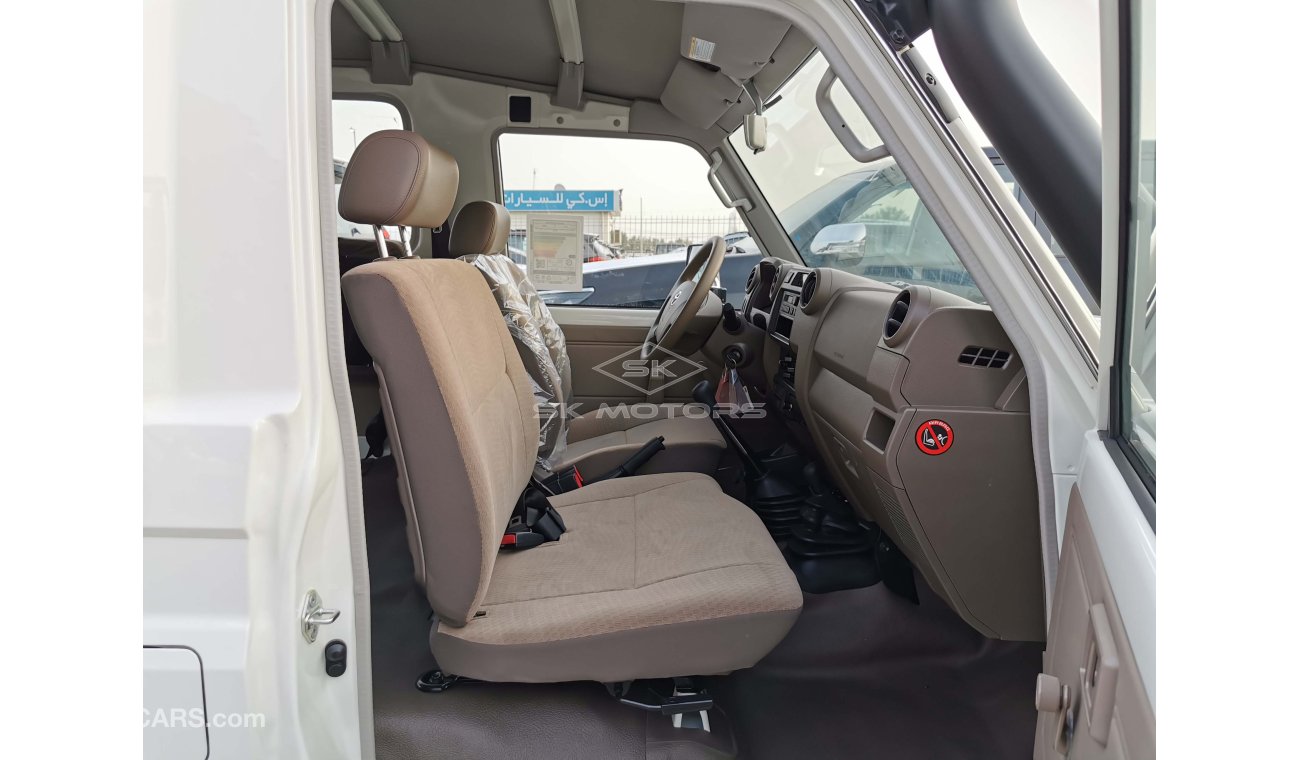 تويوتا لاند كروزر هارد توب 4.5L, Diesel, Xenon Headlights, Manual Front A/C, Manual Windows, Fabric Seats (CODE # LX7802)