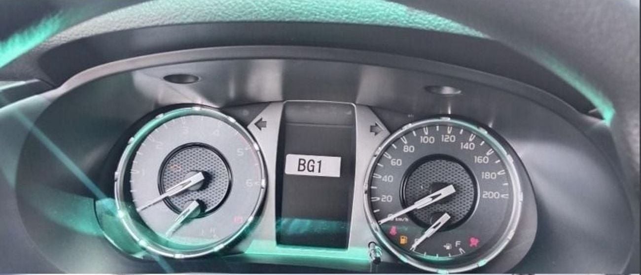 Toyota Hilux DLX 2.4L DEISEL M/T DOUBLE CABIN PICKUP ▾