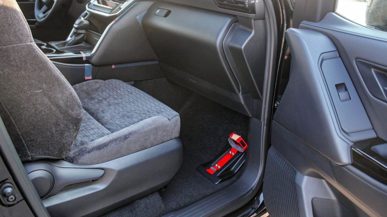 Toyota Land Cruiser TOYOTA LC300 4.0L GX-R V6 AT (Export Only)