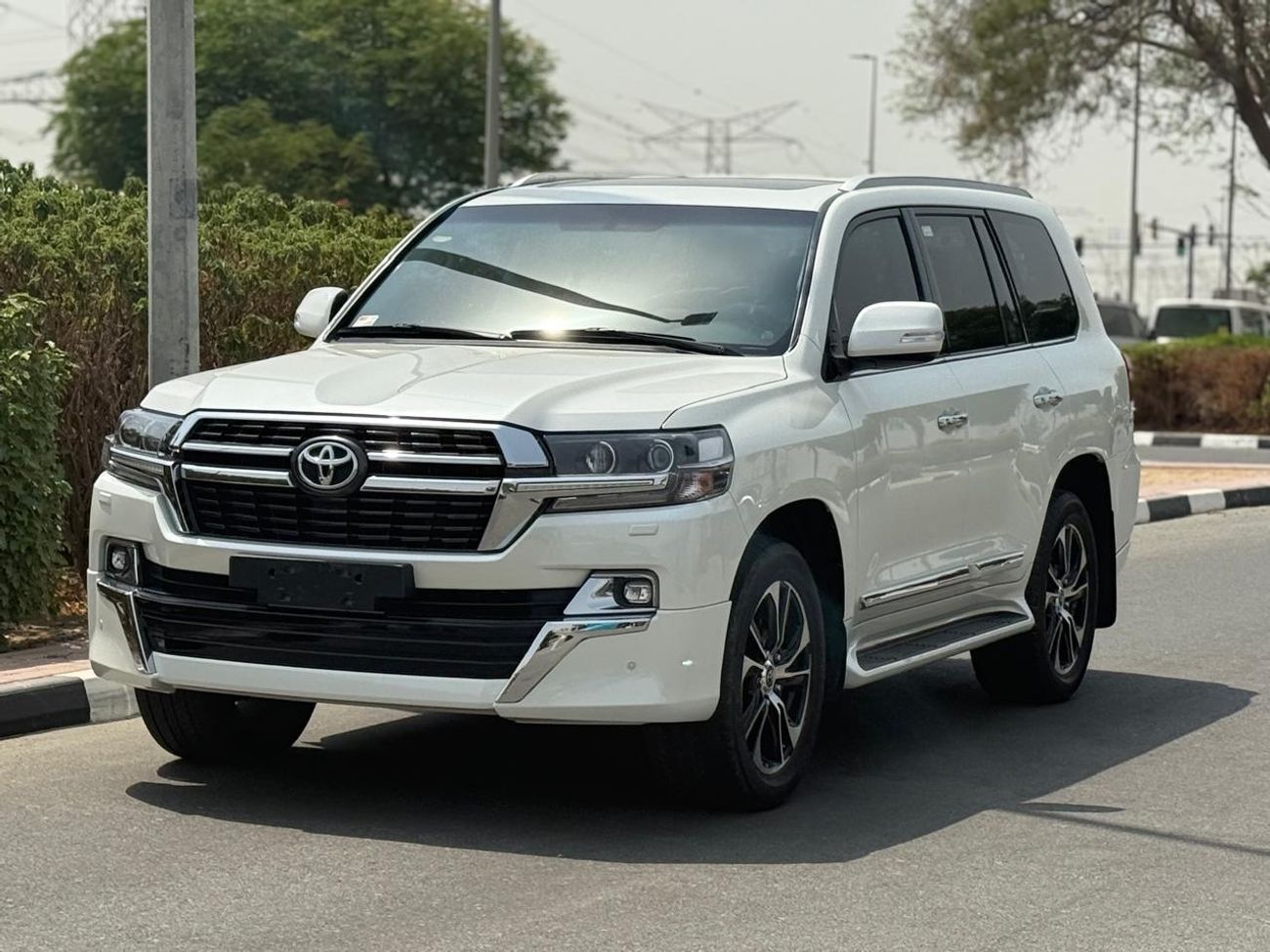 تويوتا لاند كروزر Land Cruiser GXR 4.0L Petrol V6 Grand Touring Full Option 2021 Model