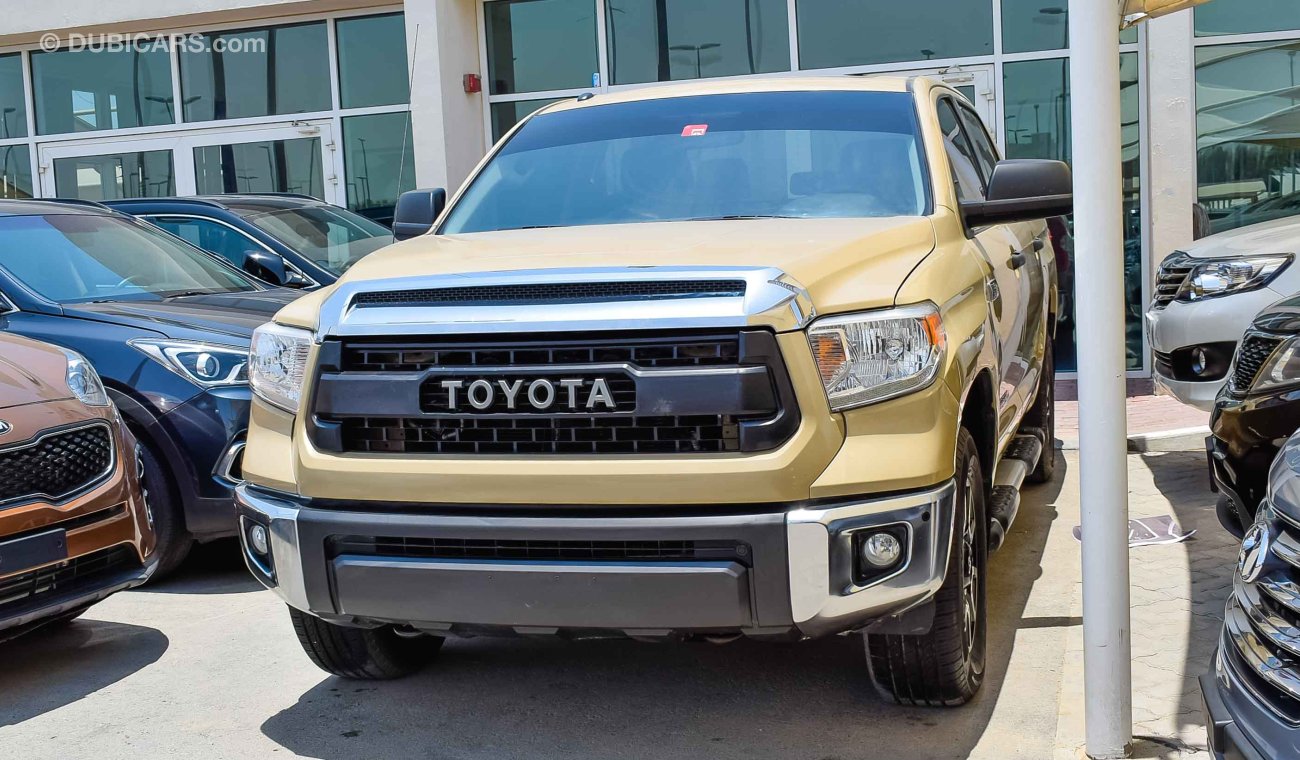 Toyota Tundra 5.7L SR5 TRD