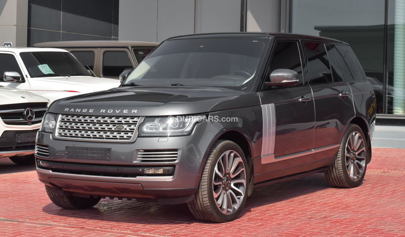 Used Land Rover Range Rover Vogue SE Supercharged 2014 for sale in Abu