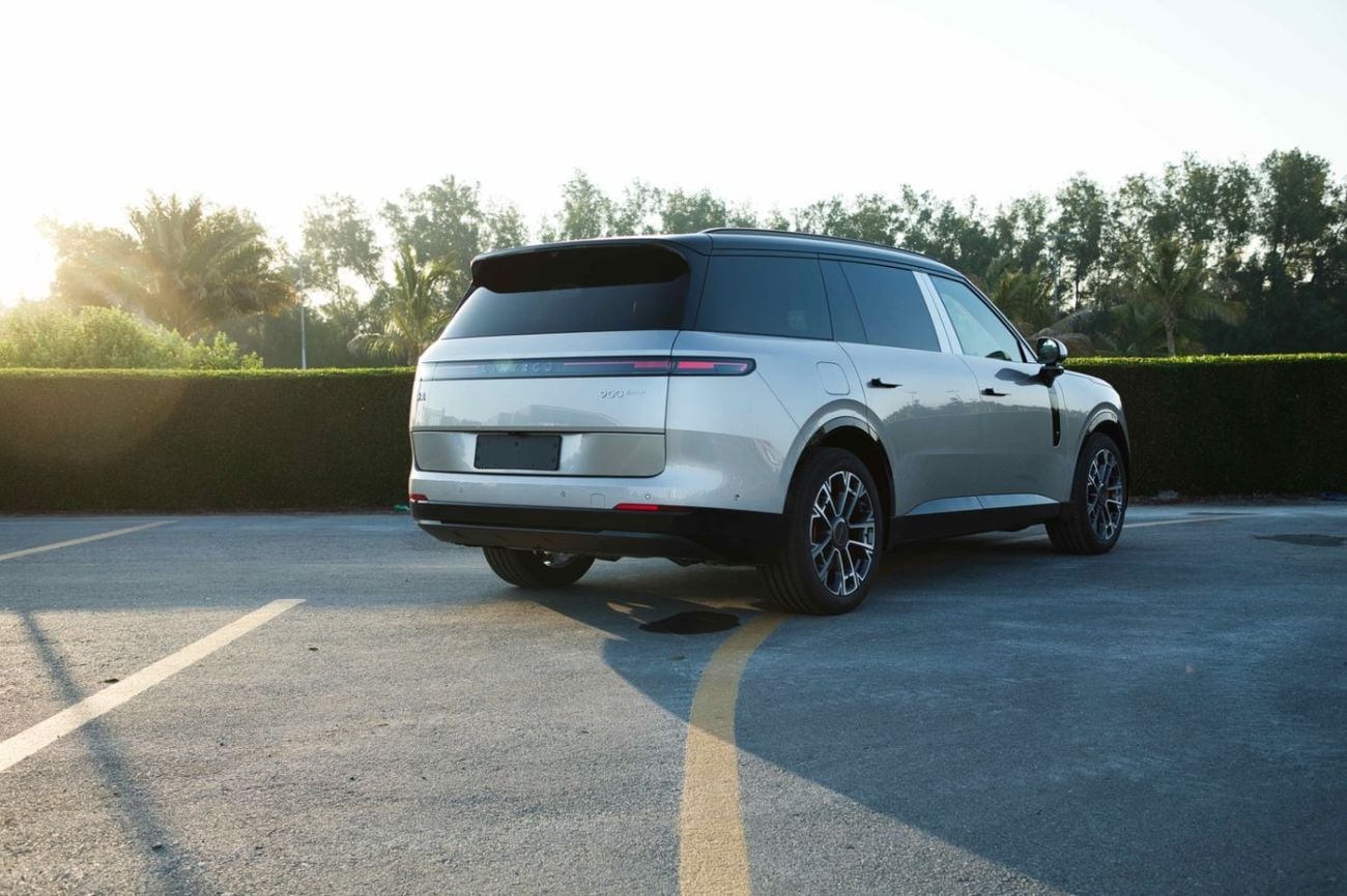 Lynk & Co 900 FLAGSHIP