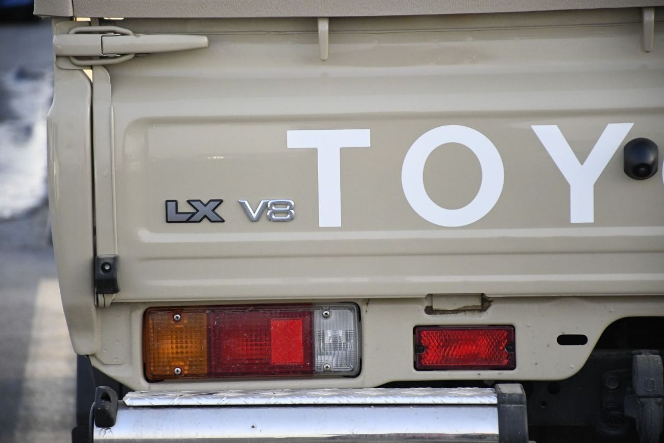 Toyota Land Cruiser Pick Up 79 4.5L V8 MT Diff lock Full option