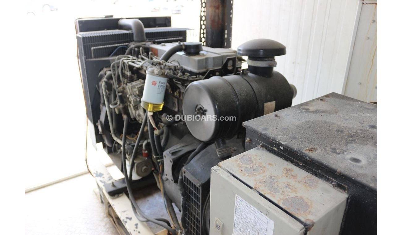 ميتسوبيشي فوسو كانتير ميتسوبيشي بيك اب مع مولد كهرباء 2007 ماشيه فقط 8000 كيلوا