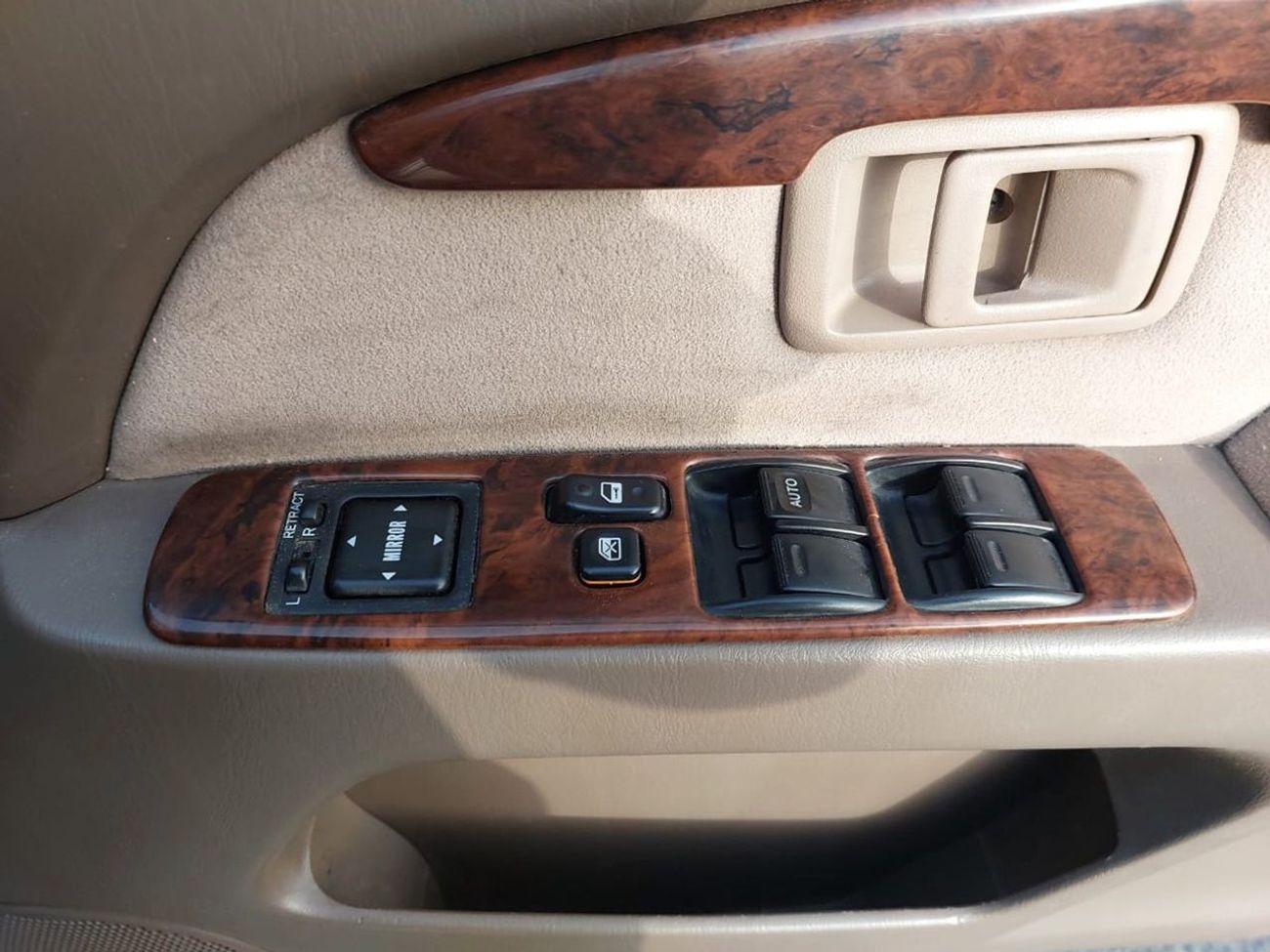 Toyota Hilux Surf TOYOTA HILUX SURF SUV RHD 2000 MODEL 2.7 L PETROL AUTOMATIC(PM37972)