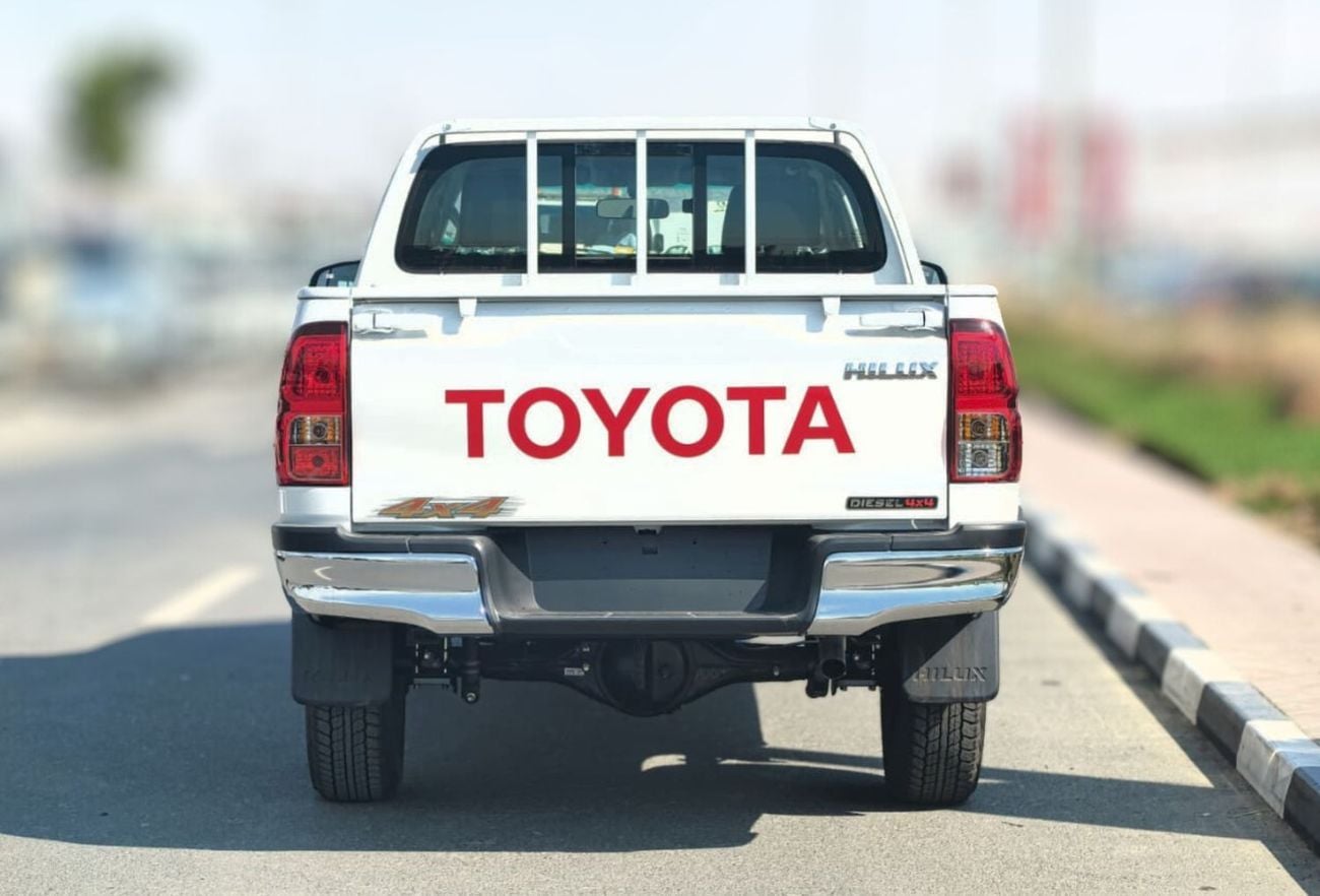 تويوتا هيلوكس TOYOTA HILUX 2.4L DIESEL 4WD MANUAL 2026 WHITE INSIDE BLACK
