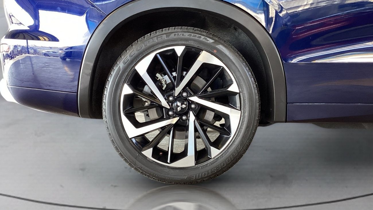 Mitsubishi Outlander 2.5 GLX AUTO 4WD 7SEAT PREMIUM LAUNCH ED | Guaranteed Warranty | 0 Down Payment