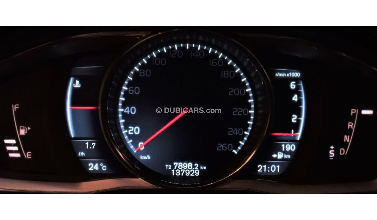 Volvo XC60 AMAZING Volvo XC60 T5 2014 Model!! in Red Color! GCC Specs