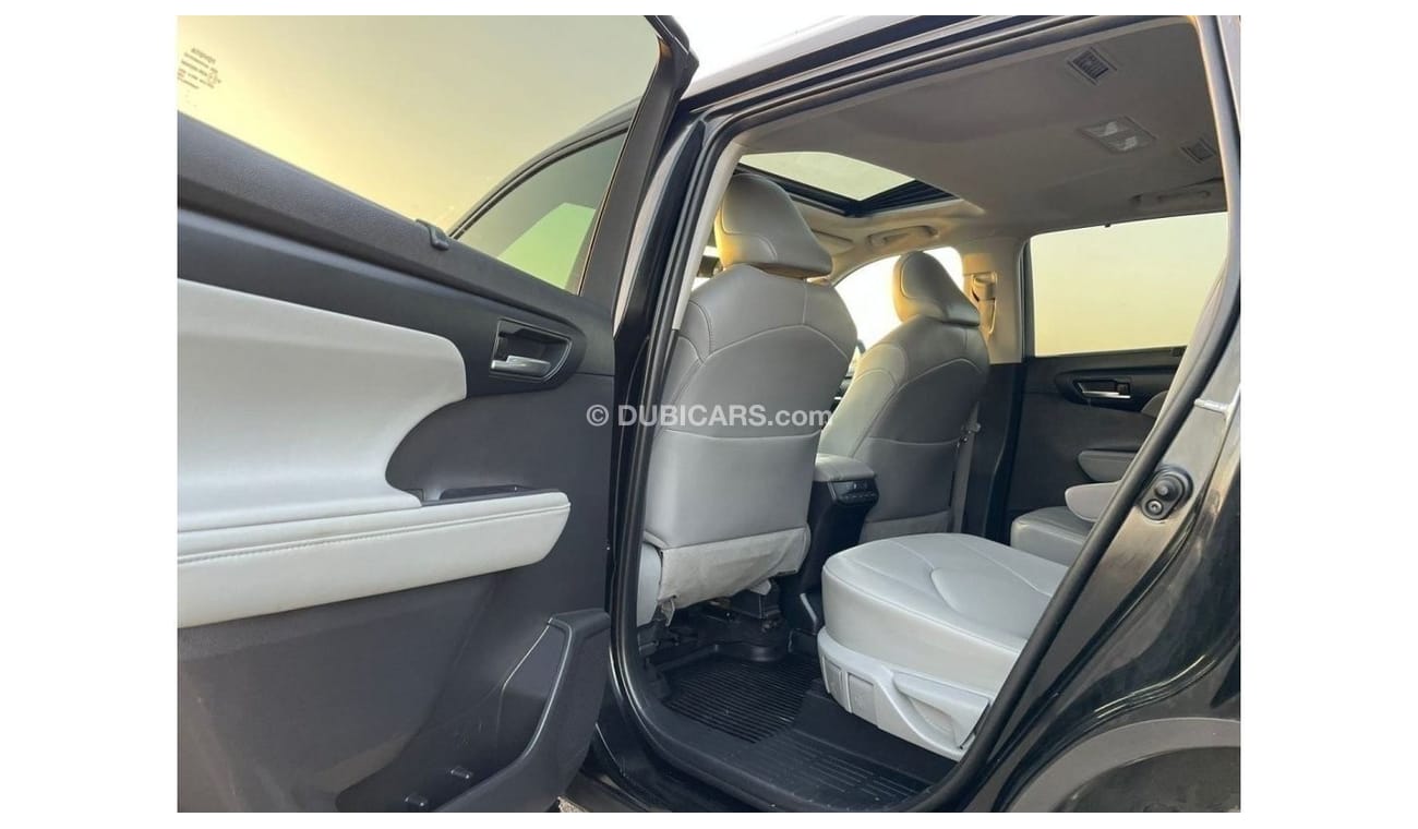 Toyota Highlander 2021 TOYOTA HIGHLANDER XLE 3.5L V6 AWD /