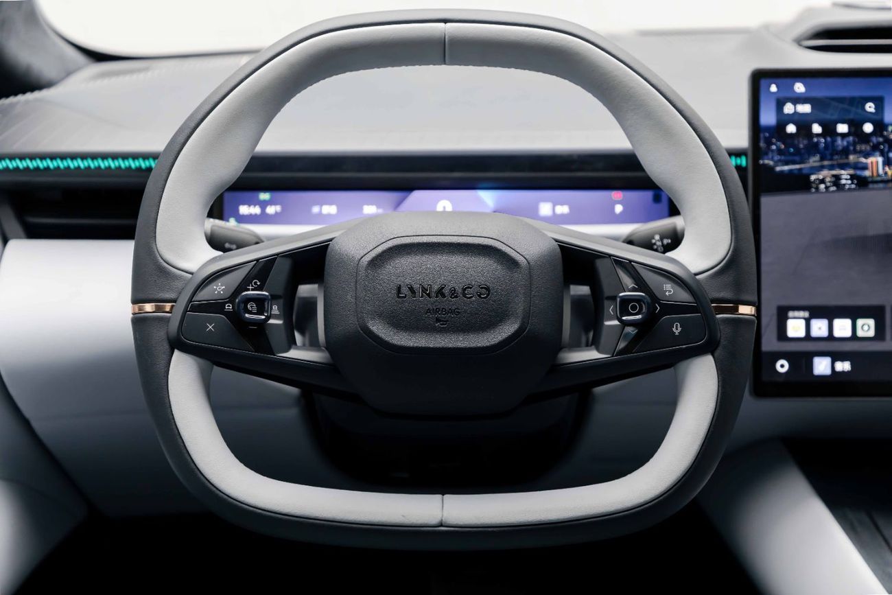 Lynk & Co Z10 Max 21" Alloy Wheels - Black Inside White