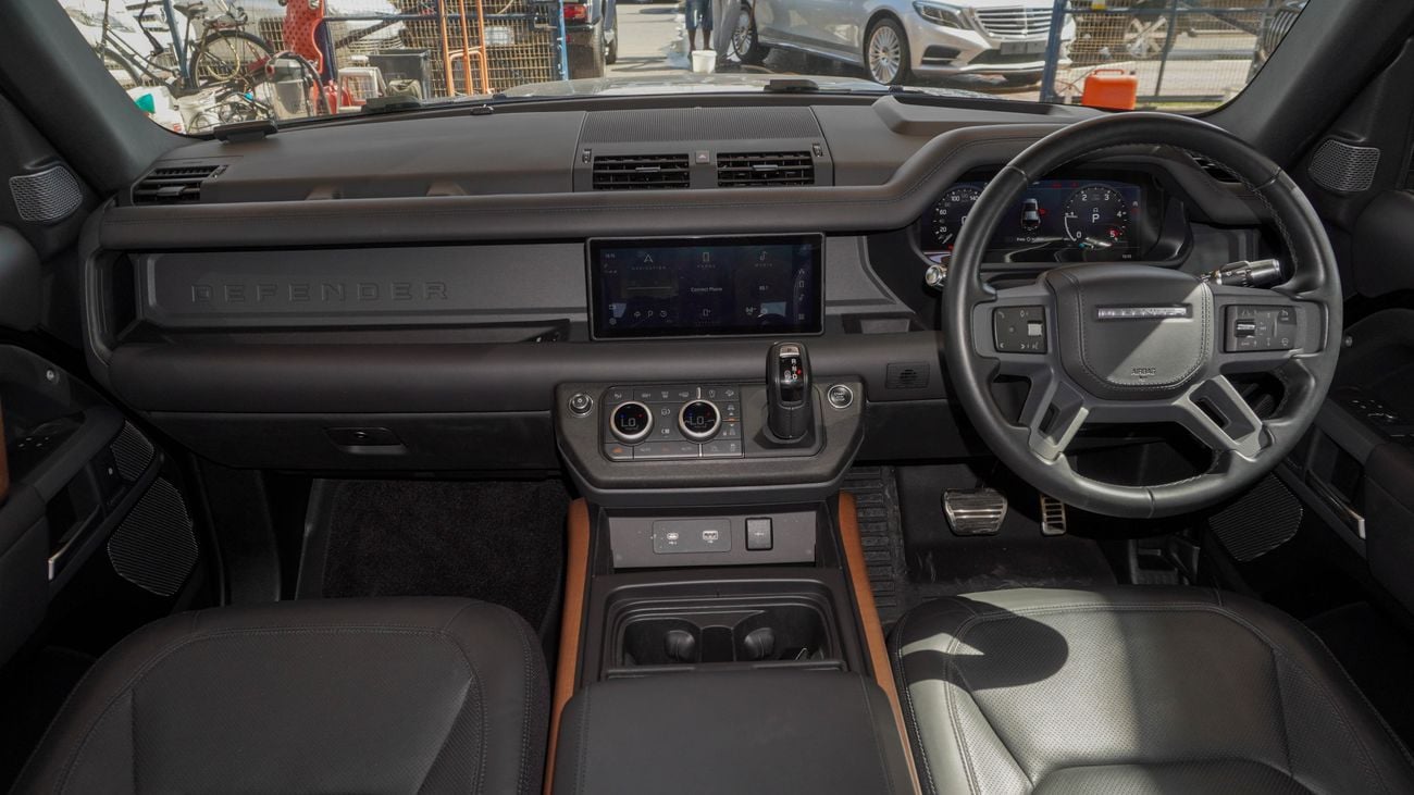 Land Rover Defender 3.0 L V6 d  RHD