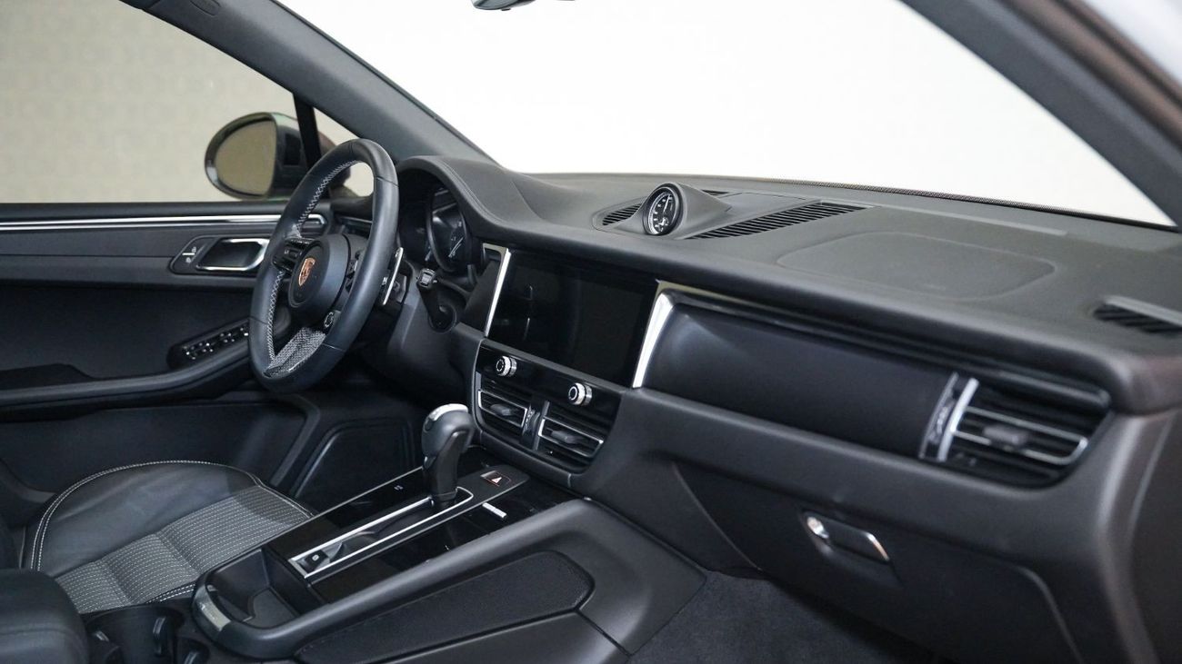 Porsche Macan T PDK - Warranty until April 2025 - Approved Prepared Vehicle