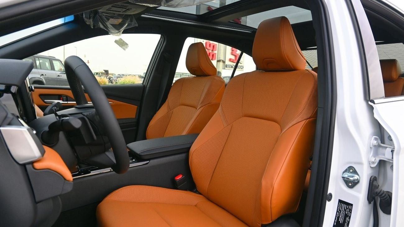 Toyota Camry GLE 2.5L Toyota Camry Hybrid GLE