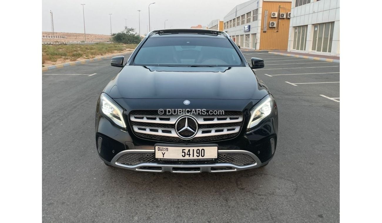 Mercedes-Benz CLA 250 Mercedes GLA 250 FREE ACCIDENT 2018 BLACK 180K GCC Automatic Gasoline 5 4 BLACK Price : 110000 Mobil