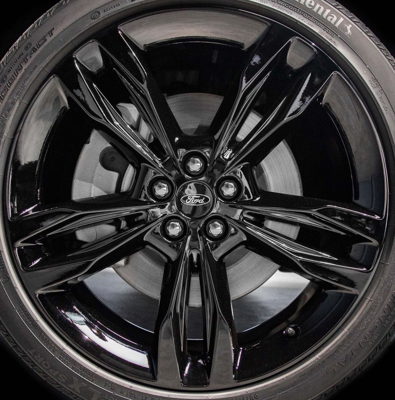 Ford Edge ST Black Exterior Package • Agency Warranty + Service Contract • GCC •