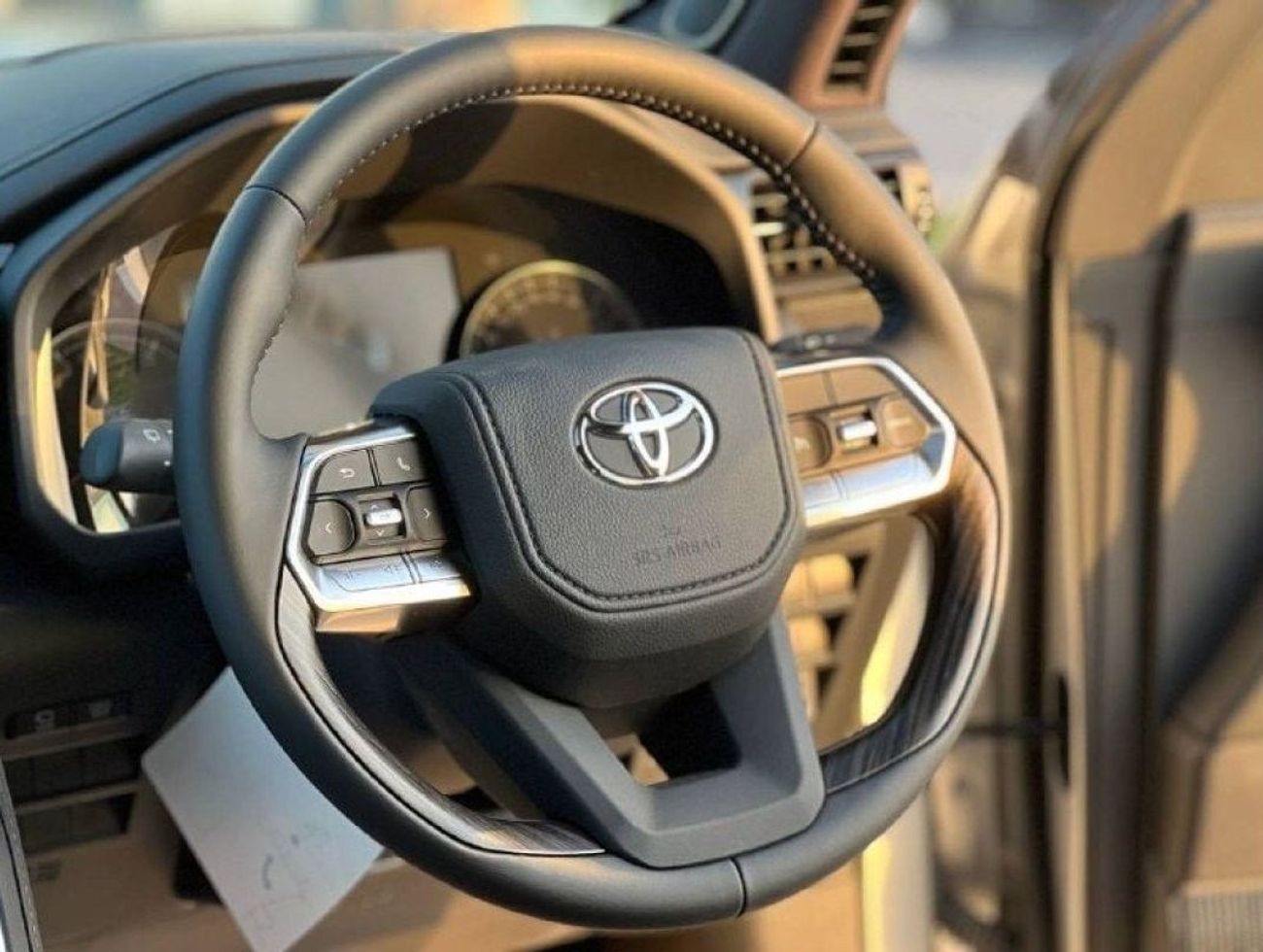 Toyota Land Cruiser VXR (RHD) 3.5L PTR A/T // 2023 // FULL OPTION WITH 360 CAMERA , MEMORY & LEATHER SEATS , RIGHT HAND