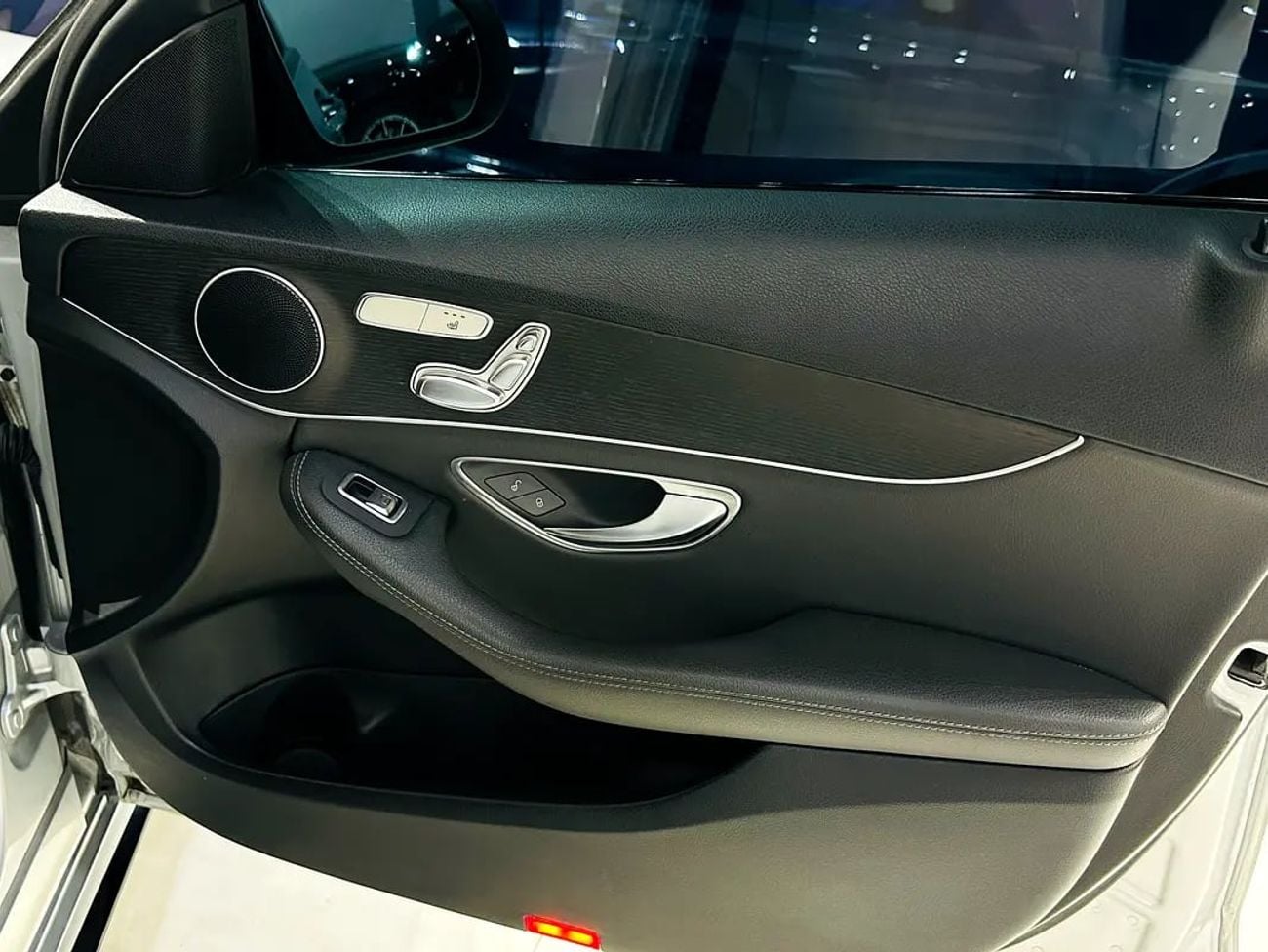 مرسيدس بنز C 200 AMG AVANTGARDE