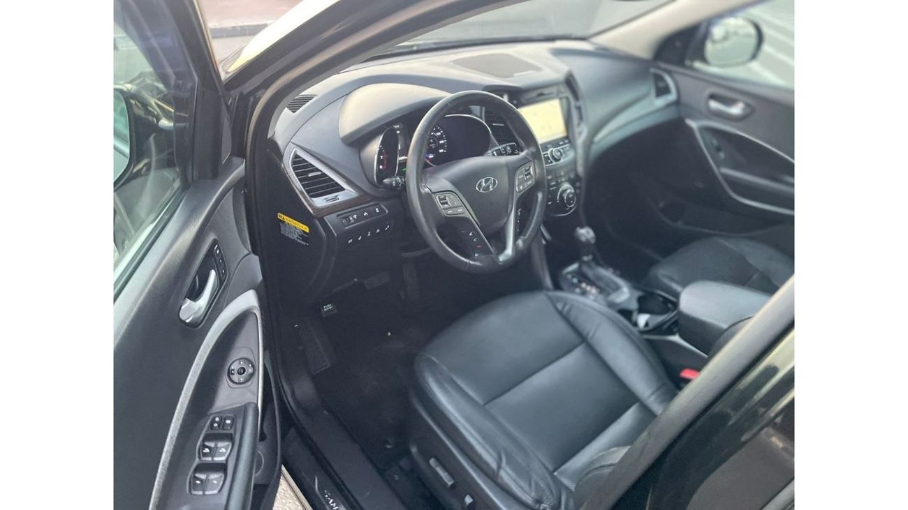 Hyundai Santa Fe 2015 Hyundai Santa Fe Ultimate Limited Edition Full Option - 3.3L V6 - AWD 4x4 - 7 Seater Full Panor