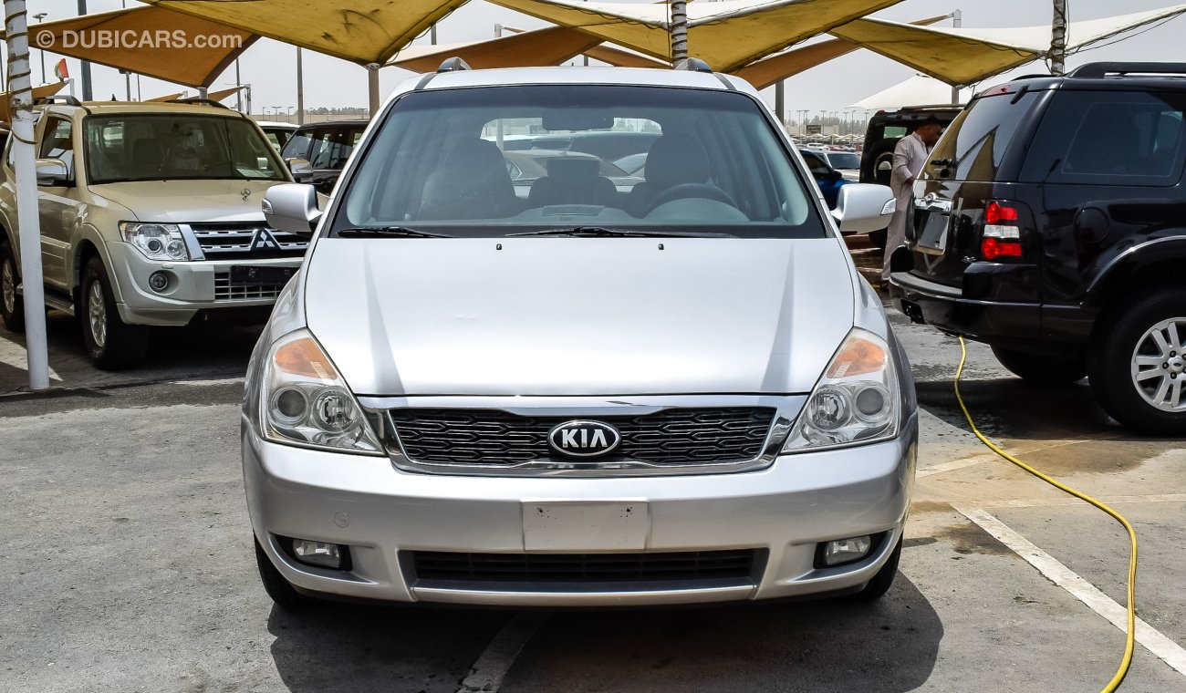 Kia Carnival