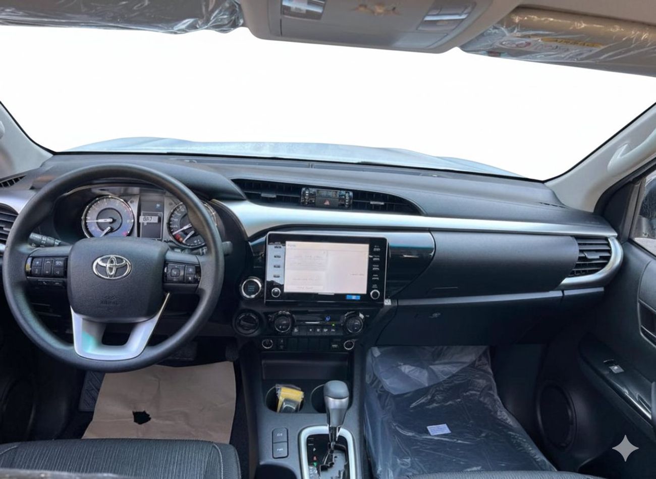 تويوتا هيلوكس Toyota Hilux 4*4 SR5 AT diesel 2025