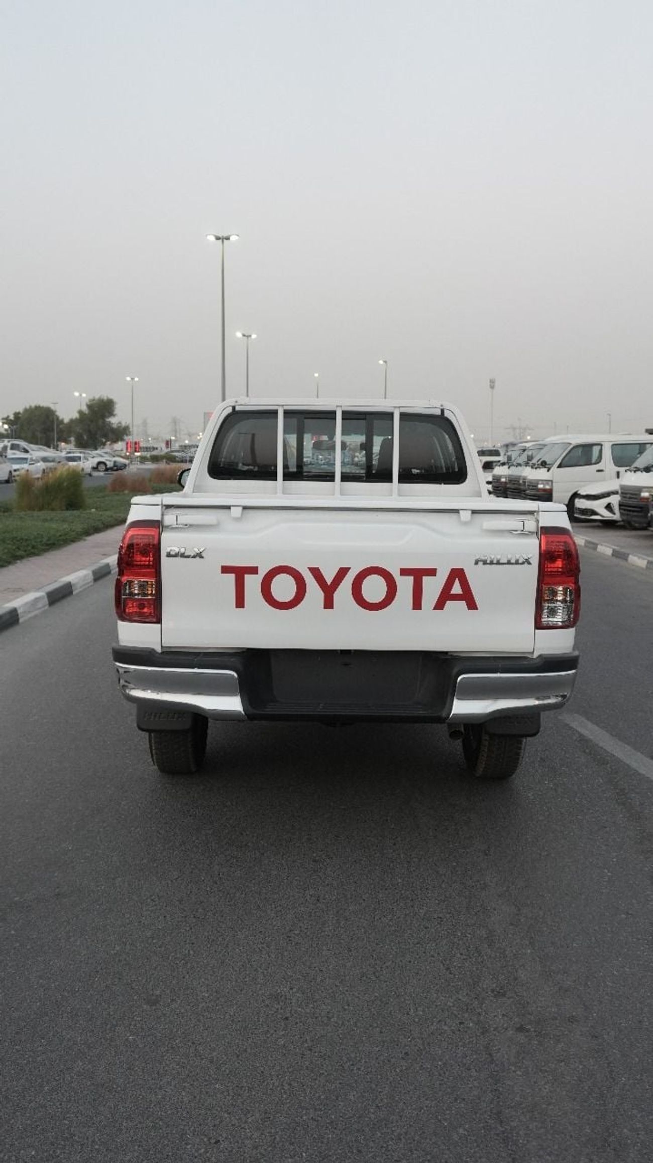 تويوتا هيلوكس DLX 2.4L