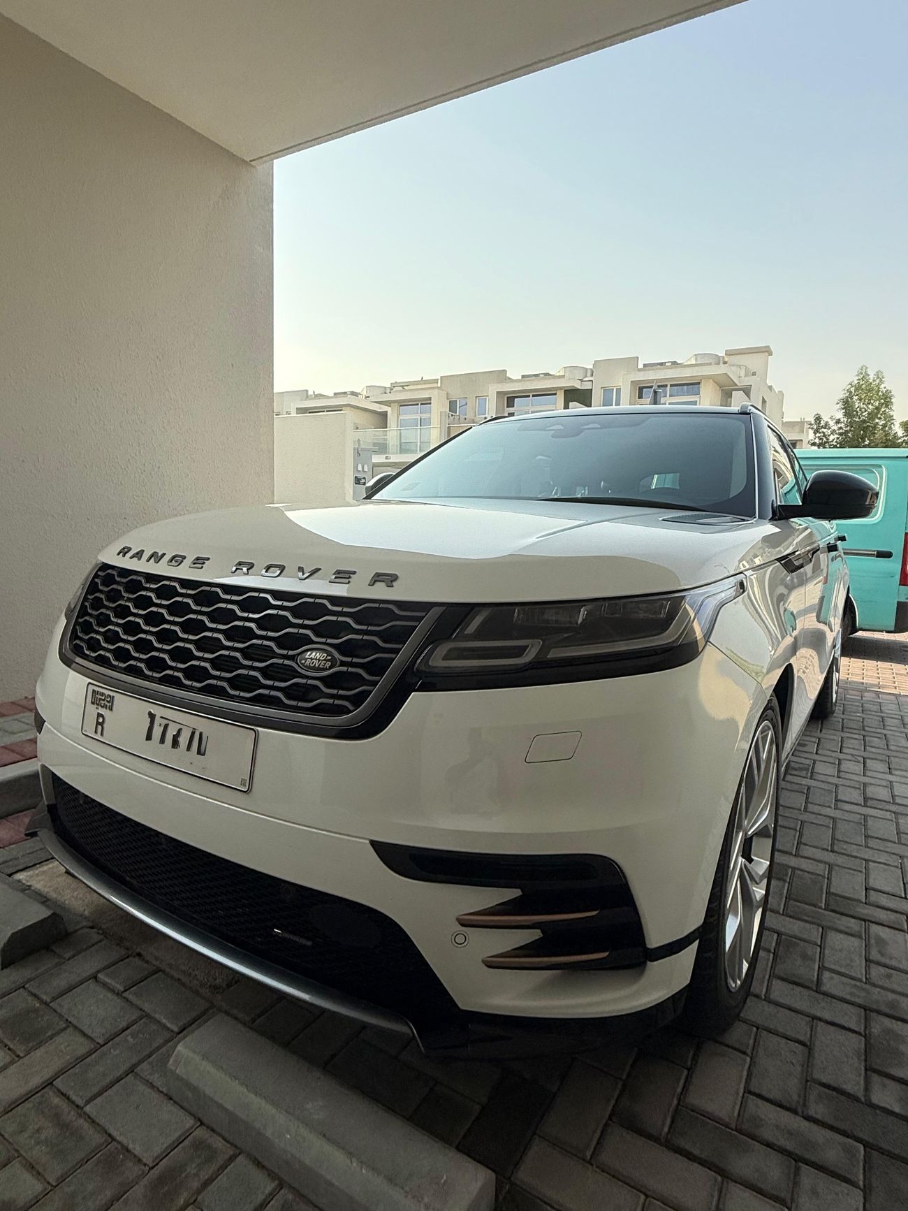 لاند روفر رينج روفر فيلار SE P250 - GCC