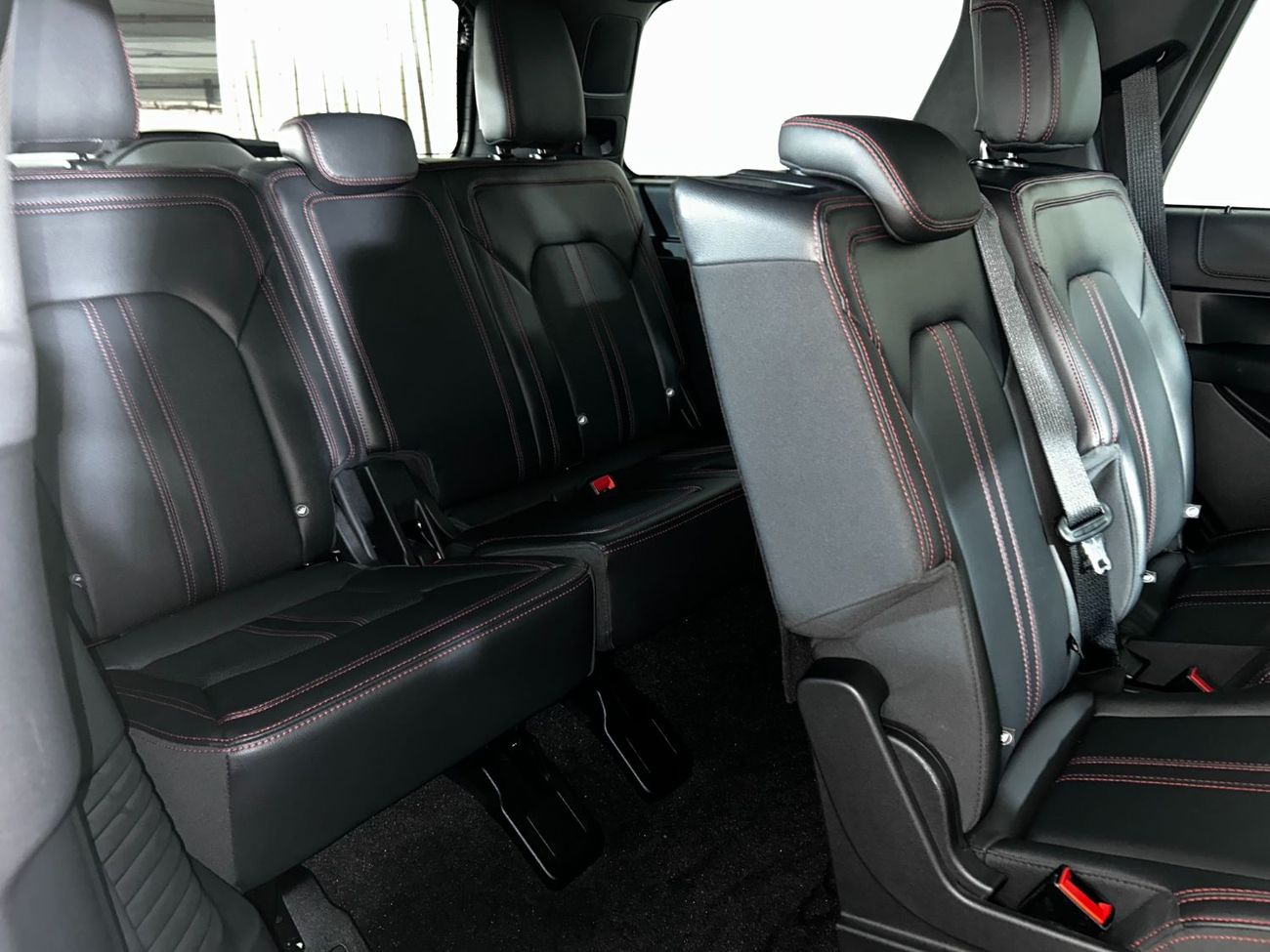 Ford Expedition SP3422 EXPEDITION STEALTH PERFORMANCE 4X4 3.5L ECOBOOST AT LTHR + COOLER BOX