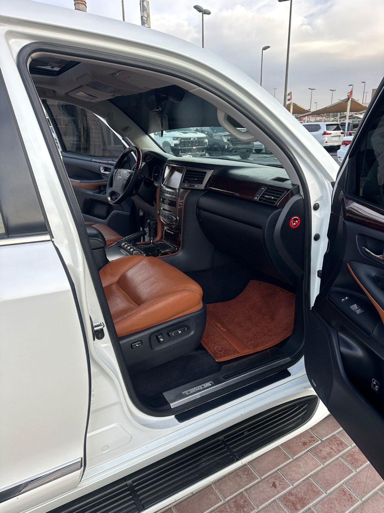 لكزس LX 570 TOP