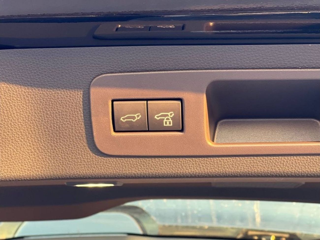 Toyota Land Cruiser GXR 3.5L PTR A/T // 2026 // HIGH OPTION WITH RADAR , LEATHER & POWER SEATS , DVD & BACK CAMERA // SP