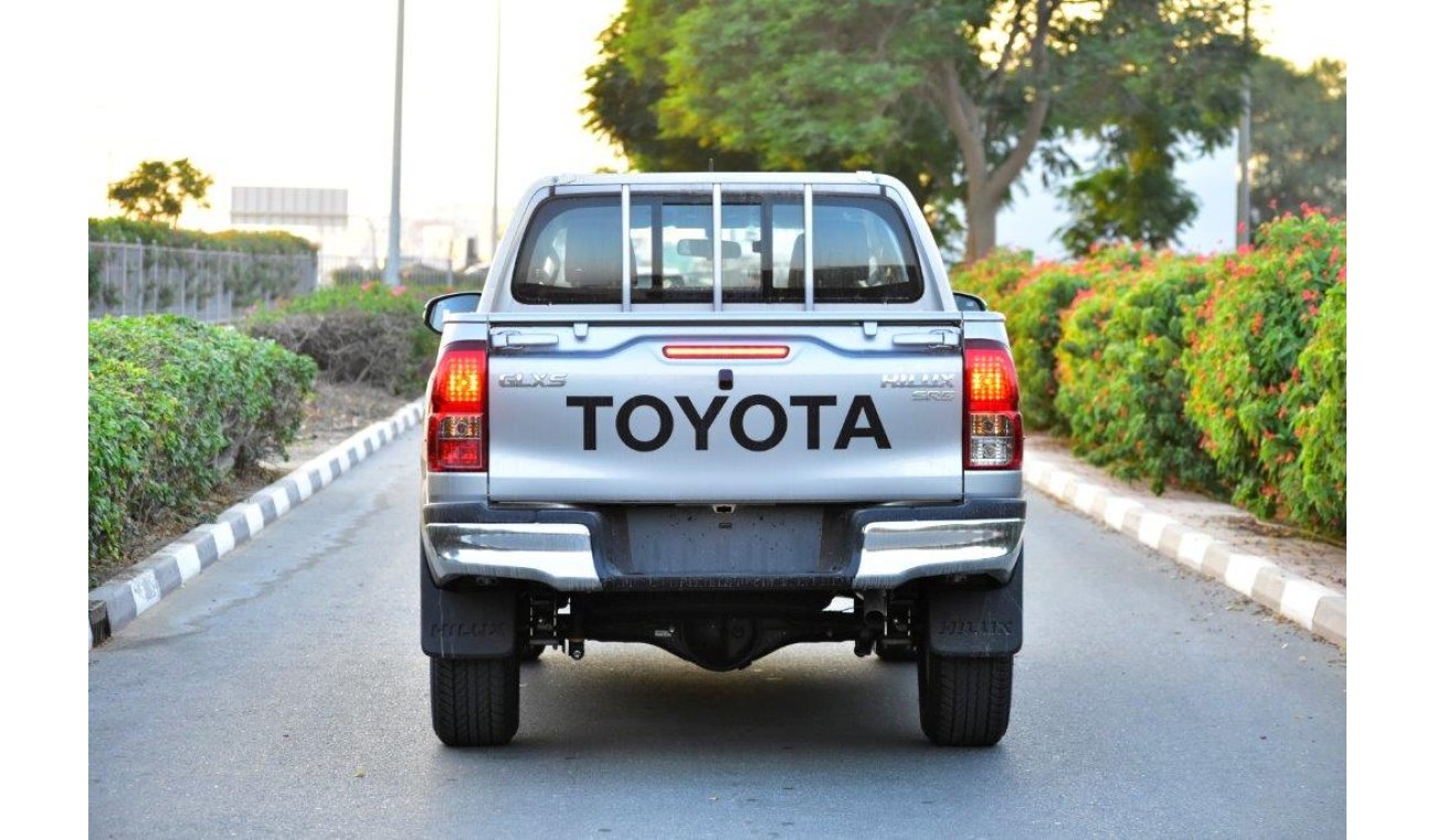 Toyota Hilux DOUBLE CABIN PICKUP 2.4L DIESEL GLXS-V AT